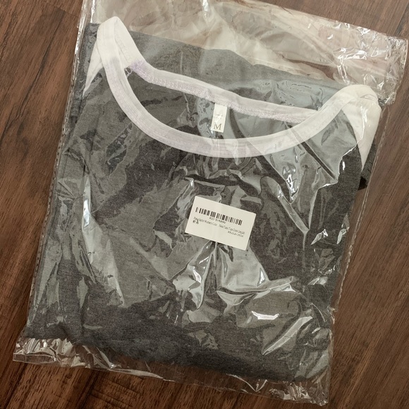 ❤️RAGLAN TOP, BASEBALL ,LONG SLEEVES,SMALL - Picture 8 of 8